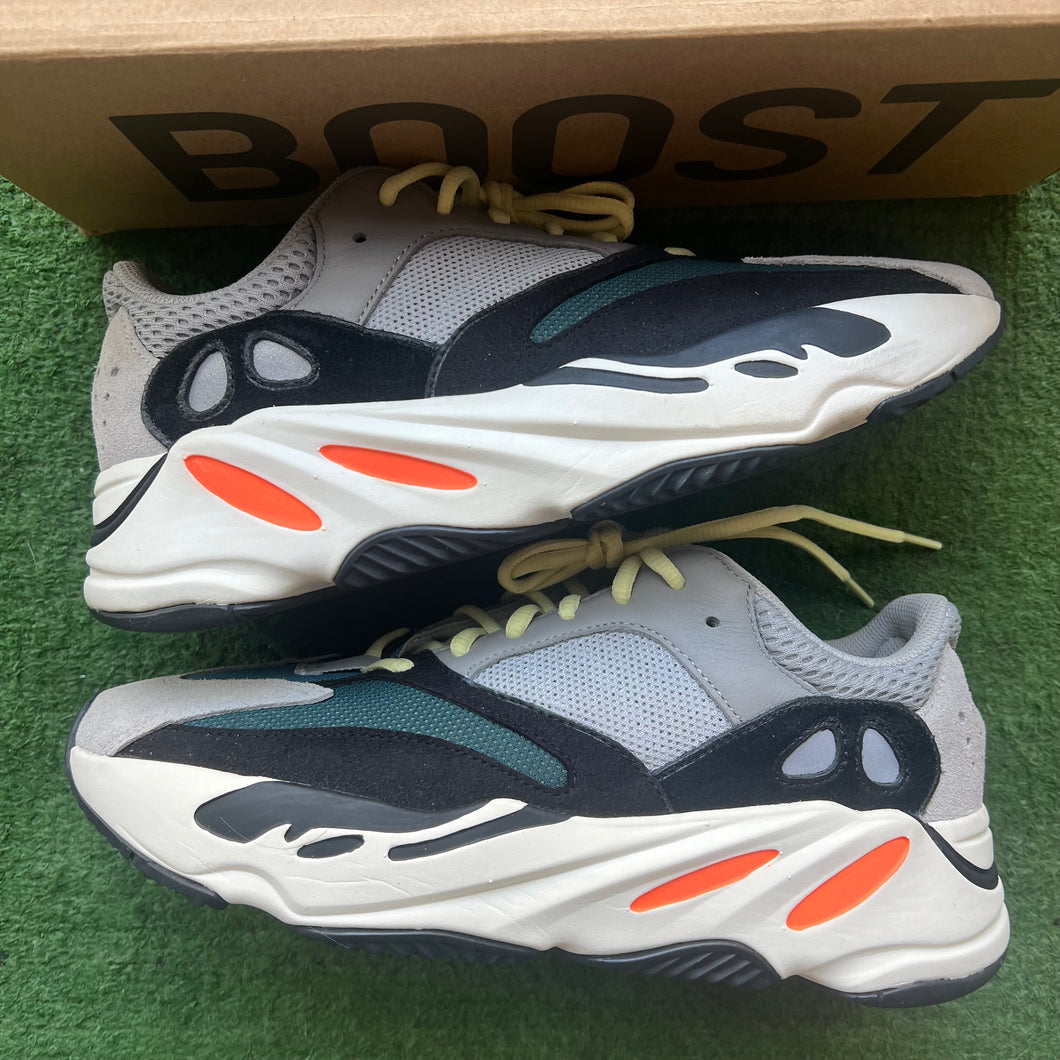 Yeezy Wave Runner 700s Size 9