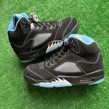 Load image into Gallery viewer, Jordan University Blue 5s Size 8

