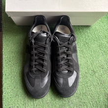 Load image into Gallery viewer, Maison Margiela Gaits Size 41.5
