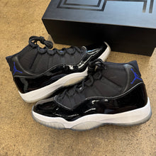 Load image into Gallery viewer, Jordan Space Jam 11s Size 12

