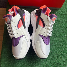 Load image into Gallery viewer, Nike Bright Mango Air Huaraches Size 12.5
