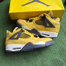 Load image into Gallery viewer, Jordan Lightning 4s Size 10.5

