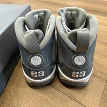 Load image into Gallery viewer, Jordan Cool Grey 9s Size 8
