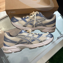 Load image into Gallery viewer, ASICS Blueberry Gel 1130s Size 10.5
