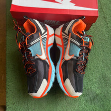 Load image into Gallery viewer, Nike Blue Gaze Orange Zoom Vomero 5s Size 12W/10.5M
