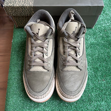 Load image into Gallery viewer, Jordan Family Affair 3s Size 9.5
