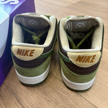 Load image into Gallery viewer, Nike SB Yuto Horigome Matcha Low Dunks Size 8.5

