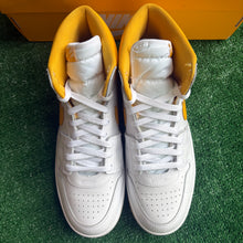 Load image into Gallery viewer, Nike University Gold Air Ships Size 12
