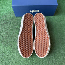 Load image into Gallery viewer, Vans Cocoa Brown Pearlized Old Skool 36s Size 8
