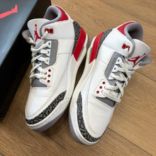 Load image into Gallery viewer, Jordan Fire Red 3s Size 9

