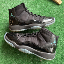 Load image into Gallery viewer, Jordan Gamma 11s Size 7Y
