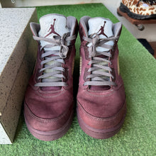 Load image into Gallery viewer, Jordan Burgundy 5s Size 10.5
