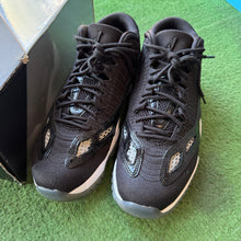 Load image into Gallery viewer, Jordan Craft Black White ie Low 11s Size 9.5
