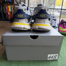 Load image into Gallery viewer, Balenciaga Tracks Size 41
