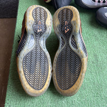 Load image into Gallery viewer, Nike Copper Foamposites Size 11

