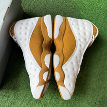 Load image into Gallery viewer, Jordan Wheat 13s Size 9
