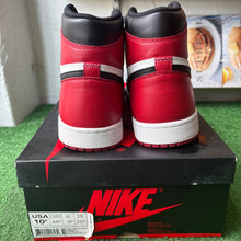 Load image into Gallery viewer, 2016 Jordan Black Toe 1s Size 10.5
