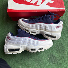 Load image into Gallery viewer, Nike Satin Terry Air Max 95s Size 8W/6.5M
