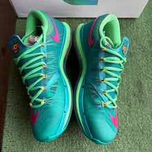 Load image into Gallery viewer, Nike Hero Pack KD 6 Elites Size 9.5
