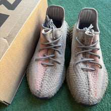 Load image into Gallery viewer, Yeezy Sand Taupe 350 V2s Size 9.5
