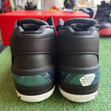 Load image into Gallery viewer, Nike LeBron Zoom Generation 1s Size 8.5
