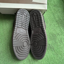 Load image into Gallery viewer, Jordan Travis Scott Velvet Brown Low 1s. Size 11.5
