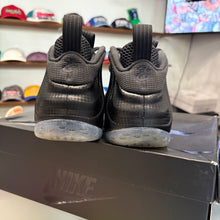 Load image into Gallery viewer, Nike Carbon Fiber Foamposites Size 7
