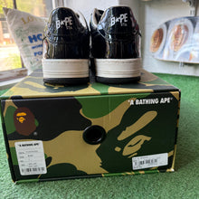 Load image into Gallery viewer, Bathing Ape Bapestas Size 7
