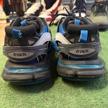 Load image into Gallery viewer, Balenciaga Tracks Size 43
