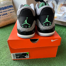 Load image into Gallery viewer, Jordan Green Glow 3s Size 10.5
