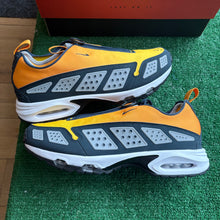 Load image into Gallery viewer, Nike Canyon Gold Air Max Sunders Size 12W/10.5M
