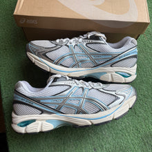 Load image into Gallery viewer, ASICS White Pure Silver GT 2160s Size 9
