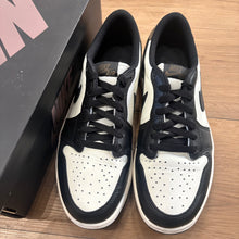 Load image into Gallery viewer, Jordan Mocha Low 1s Size 8.5
