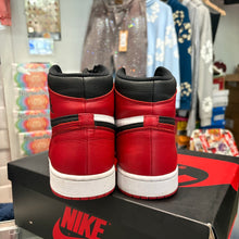 Load image into Gallery viewer, Jordan Homage To Home 1s Size 12
