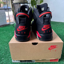 Load image into Gallery viewer, Jordan Salesman 6s Size 8
