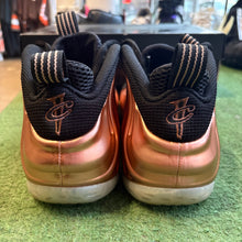 Load image into Gallery viewer, Nike Copper Foamposites Size 7.5
