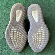 Load image into Gallery viewer, Yeezy Beluga 350 V2s Size 10.5
