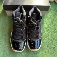 Load image into Gallery viewer, Jordan Jubilee 11s Size 6Y
