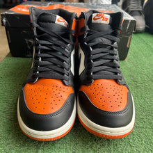 Load image into Gallery viewer, Jordan Shattered Backboard 1s Size 9.5
