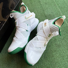 Load image into Gallery viewer, Nike LeBron SVSM Home Zoom Soldier 12s Size 11
