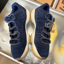 Load image into Gallery viewer, Jordan Jeter Low 11s Size 11
