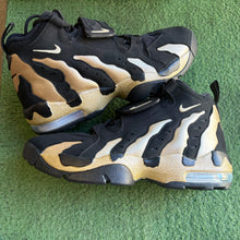 Load image into Gallery viewer, Nike Vegas Gold Air DT Max 96s Size 9
