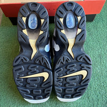 Load image into Gallery viewer, Nike Colorado Away Air Max DT 96s Size 8.5
