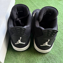 Load image into Gallery viewer, Jordan White Thunder 4s Size 10.5
