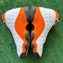 Load image into Gallery viewer, Jordan Starfish 13s Size 9
