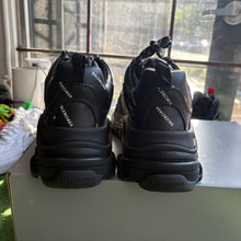 Load image into Gallery viewer, Balenciaga Triple S Size 44
