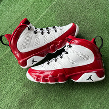 Load image into Gallery viewer, Jordan Gym Red 9s Size 7Y
