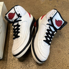 Load image into Gallery viewer, Jordan Chicago 2s Size 9
