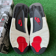 Load image into Gallery viewer, Jordan Flight Club 4s Size 9
