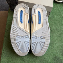 Load image into Gallery viewer, Jordan Lucky Shorts 3s Size 11

